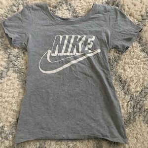 Nike short sleeve tee